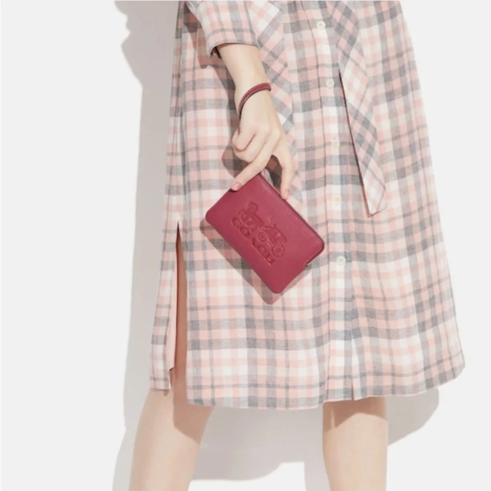 Coach Corner Zip Wristlet Rouge Horse & Carriage NWT Refined Pebble Leather - Picture 2 of 11